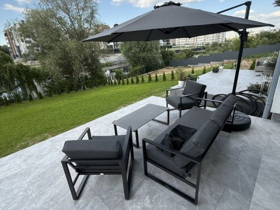 Гатне таун з виходом до озера Гатное