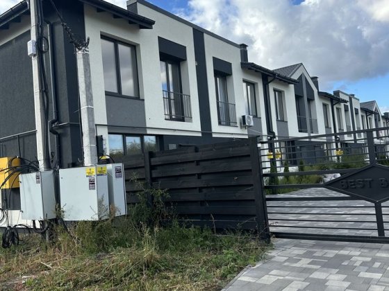 Таунхаус за ціною квартири / центральні комунікаціі / газ Гатне