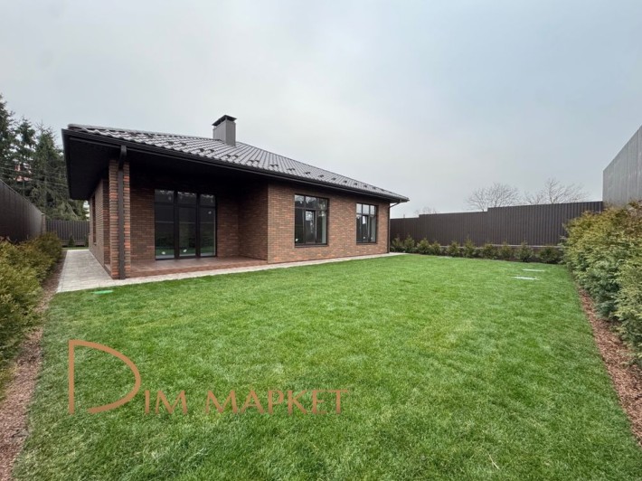 Одноповерховий будинок з навісом для авто поруч з озером‼️Під чистову - фото 1