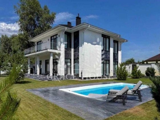 Продажа нового дома с бассейном в закрытом городке Конча-Заспа Козин Козин