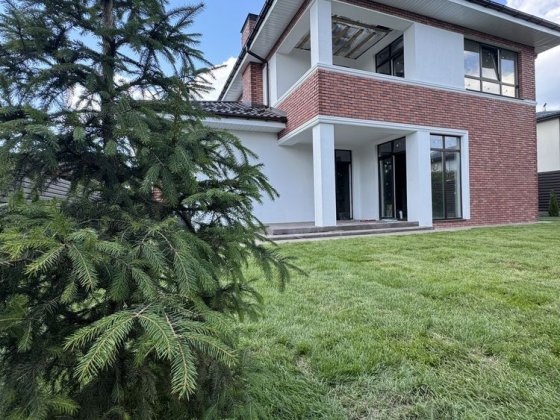 Будинок в Гатном/175м2/з гаражом/6 соток/без комісіі Гатне