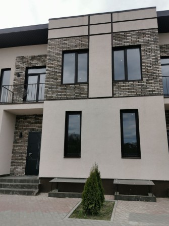 таун / дом в с. Гатное, начало, пешком к метро Теремки - фото 1