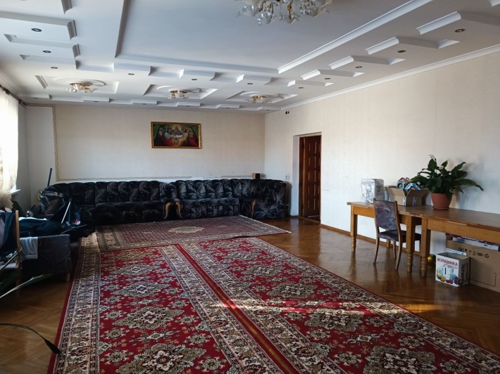 Продам приватний будинок в с.Гатне, можливо під бізнес від власника - фото 1