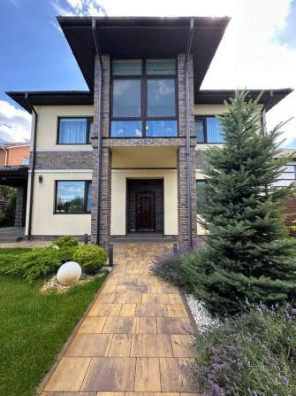 Продаж будинку з басейном у Гатному на 7 сотках, автонавіс, 230 м2 - фото 1