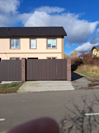 Продаж Таунхауса 160 кв.м. с ремонтом с.Святопетріаське у спокійному т - фото 1