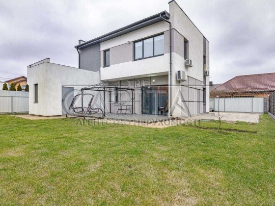 Продаж чудового будинку в с. Гатне вул. Петра Янчука Гатне