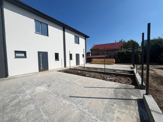 Дуплекс поруч з ліцеєм в Гатному Гатне