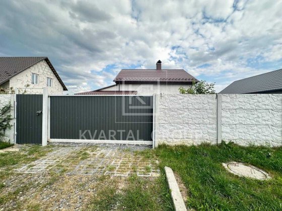 Продам двоповерховий будинок з ремонтом на 6 сотках землі! Ворзель