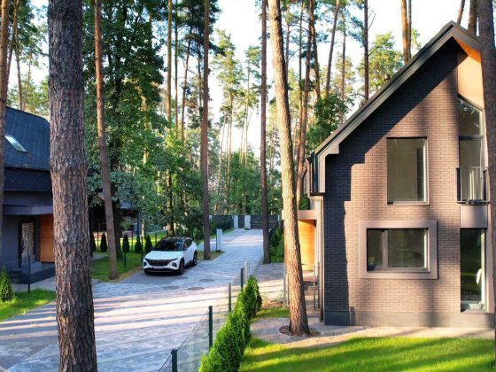 Якісний 160м2 будинок в лісі біля Києва! 4 спальні, тераса, озеро