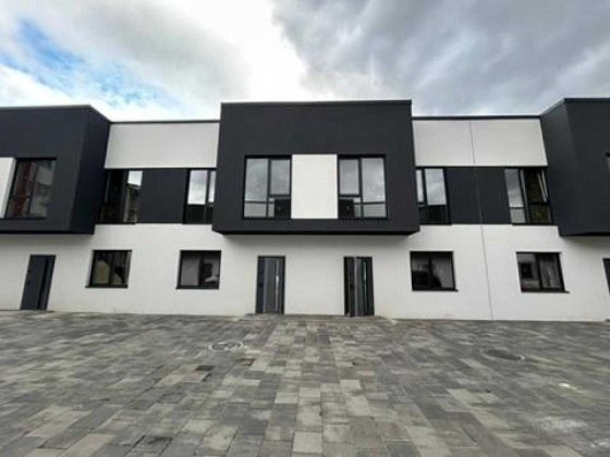 Цегляний таунхаус в Білогородці поруч з центром 76 м2 3 кімнати