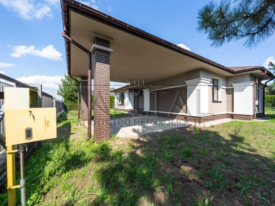 Продається сучасний одноповерховий будинок КМ “Золоче Везувій” Вишенки