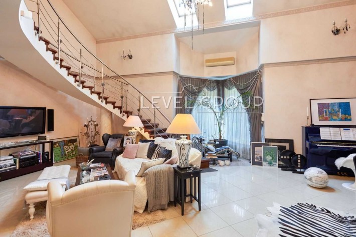 Дизайнерський будинок 586 м2 Гатне Крюковщина - фото 1