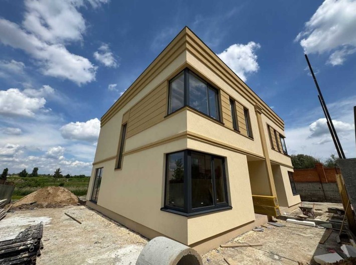 Продаж дуплексу 130 к.м. с Гатне, комунікації заведені,поруч Київ - фото 1