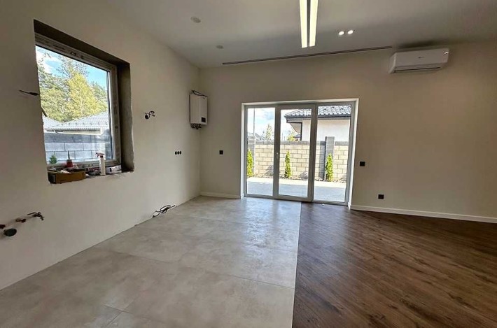 Одноповерховий будинок з ремонтом в котеджному містечку - фото 1