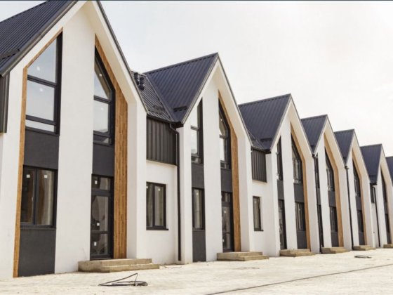 Крайній зданий таунхаус Білогородка з великою ділянкою