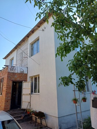 Продаж будинку в с. Гатне, метро Теремки 5хв. 200м2 - фото 1