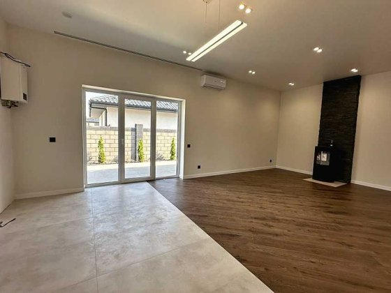 Одноповерховий КОТЕДЖ  з сучасним ремонтом! Ворзель. БЕЗ комісії! Ворзель