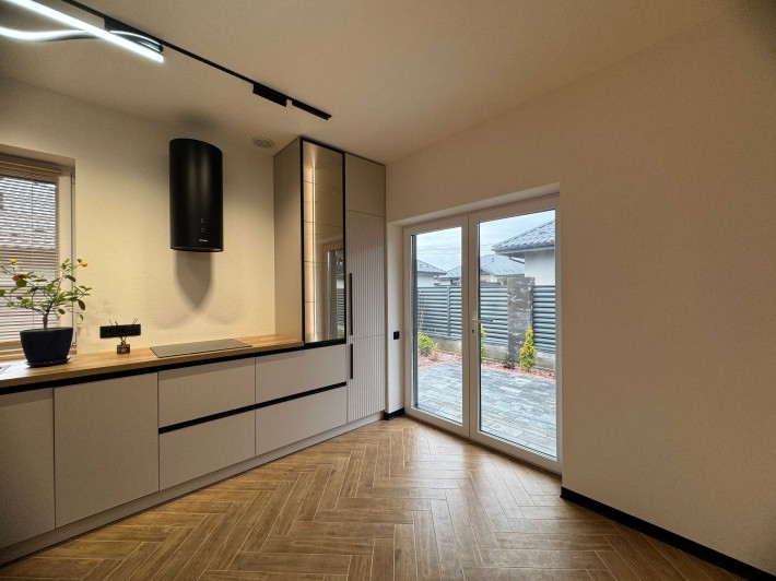 Одноповерховий КОТЕДЖ з новим ремонтом! Ворзель, котеджне містечко - фото 1