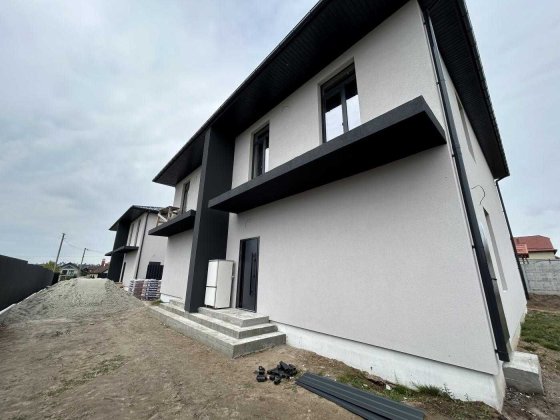 Якісний дуплекс Білогородка 112 м2 2.5 сот 4 кімнати Частковий ремонт