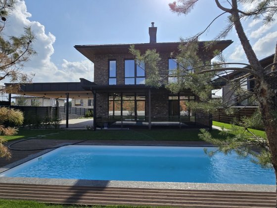 Будинок 230 м КМ охорона басейн газ ремонт с. Ходосівка поруч Чапаївка Ходосовка