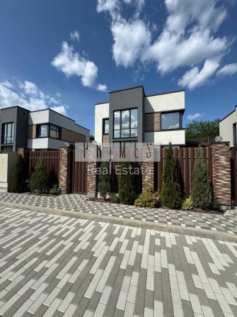 Продаж 4к будинку у закритому котеджному містечку, с. Лісники - фото 1