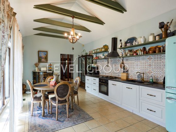 Гореничі будинок 274 м2 з садом 12 соток. Гореничі