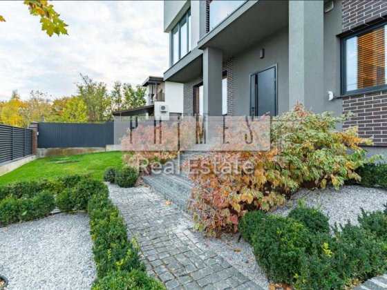 Продаж 5к двоповерховий будинок, с. Лісники, Новообухівська траса Лесники