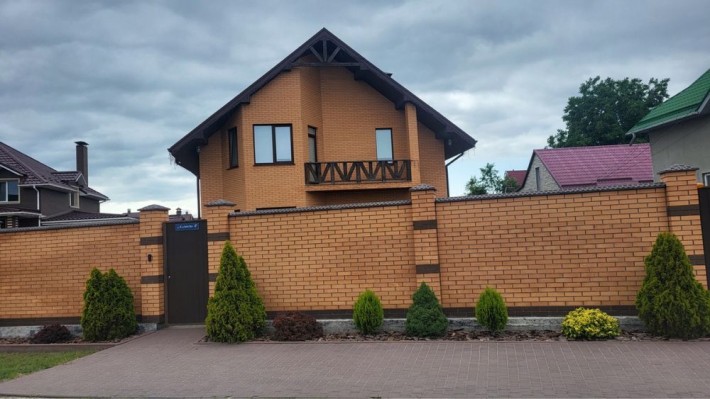 Продам будинок в Гнідині площею 147 м.кв. Центр села - фото 1