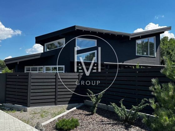 с. Лісники Будинок з ремонтом 3-кім (210 м) Ділянка 12 соток Лесники