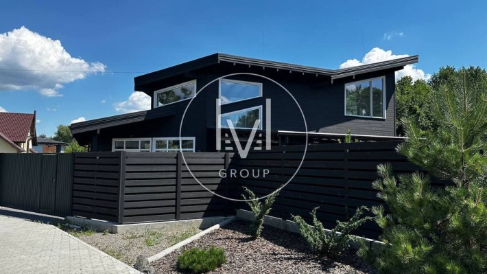 с. Лісники Будинок з ремонтом 3-кім (210 м) Ділянка 12 соток - фото 1