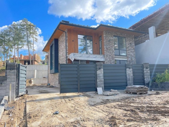 Будинок на етапі ремонту. Басейн, укриття, Охорона, меблі - фото 1