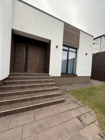 Будинок з газом в Стоянці! Закрите котеджне містечко з озером! - фото 1