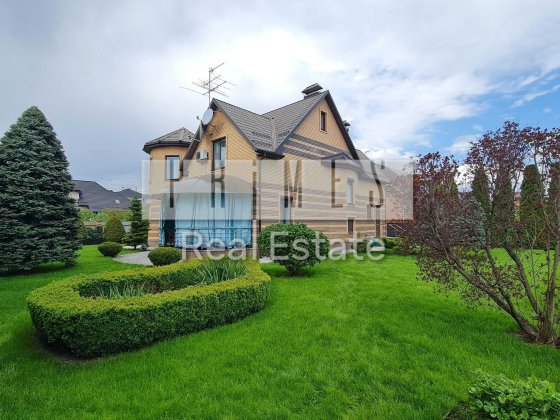 Продаж / Будинок / Стоянка Стоянка