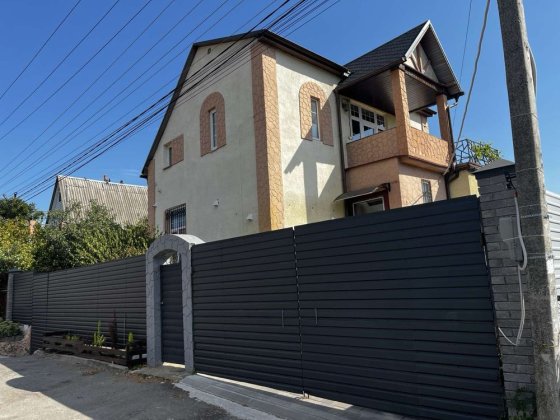 Будинок з басейном Віта-Поштова