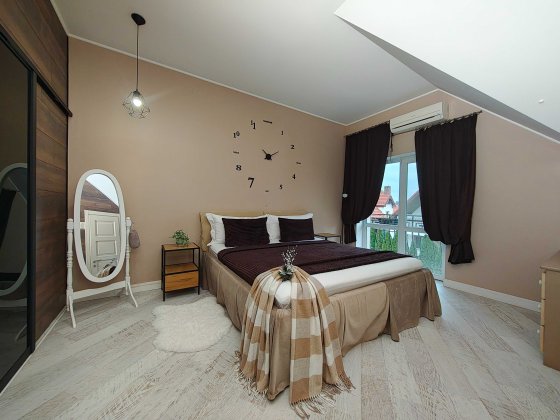 Таунхаус із ремонтом і газ опаленням в закритому комплексі Стоянка