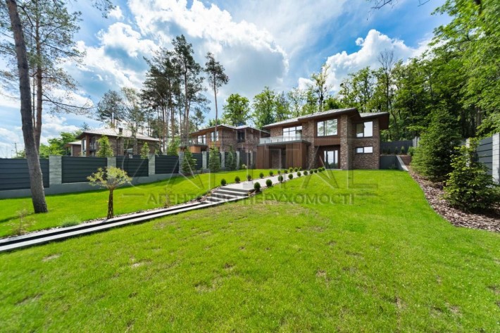 Без комісії) с. Віта-Поштова, з новим ремонтом 257 м2,  10 соток) - фото 1