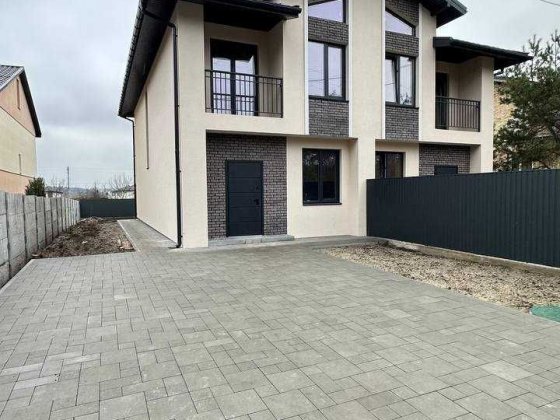 Дуплекс Стоянка, поруч з лісом,125 м², ділянка 3.5 сотки, є ГАЗ! Стоянка