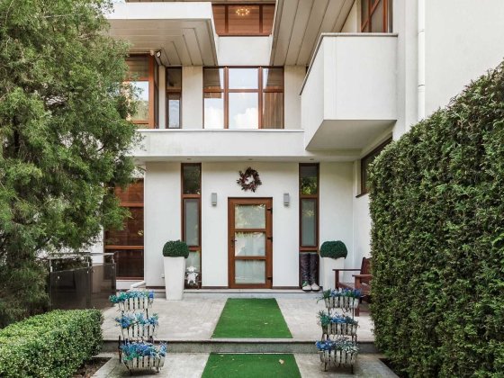 Продаж Будинку/ Стоянка, Осіння Стоянка