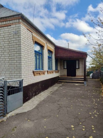 Продаж просторого будинку в смт. Рокитне - ідеальний варіант для життя - фото 1