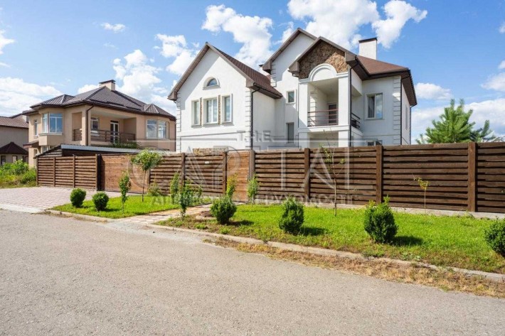 Продаж! Вілла на  березі озера з діючим міні готелем с. Березівка - фото 1