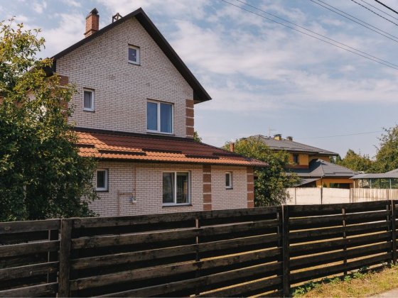 Продається будинок з ремонтом Бучанський район село Бузова Бузова