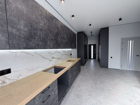 Танхаус з ремонтом, тераса. Продаж за програмами Гнатовка