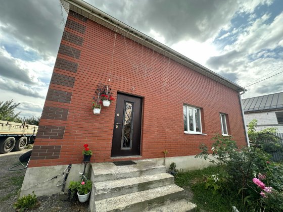 Великий будинок у Білогородці, центр поруч, ділянка 10 соток Гнатовка