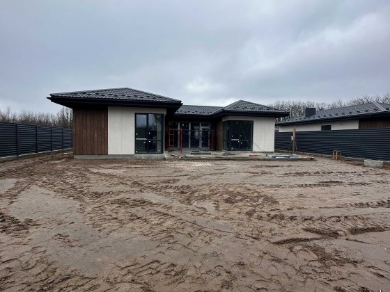 Продаж сучасного будинку з готовим ремонтом під ключ у с.Дмитрівка Дмитровка