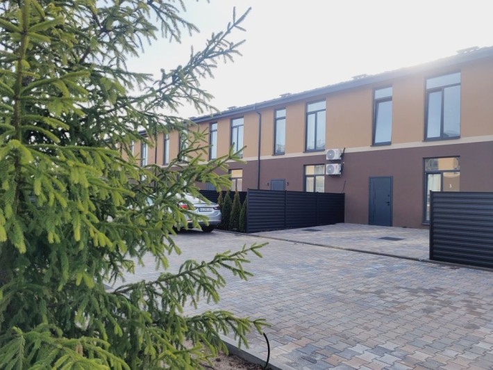 Сучсний таунхаус в Іванковичах/одеський/обухівський напрямок. - фото 1