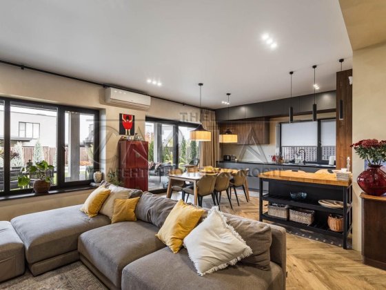 Продажа дома с Крушинка КГ На Счастливой Неокласика с бассейном Крушинка