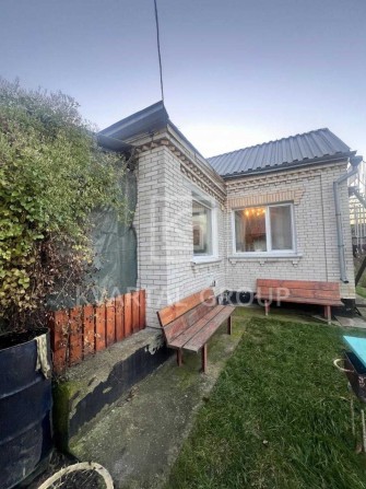 Будинок з ремонтом є погреб, гараж, літня кухня. с. Мила Київська обл. - фото 1