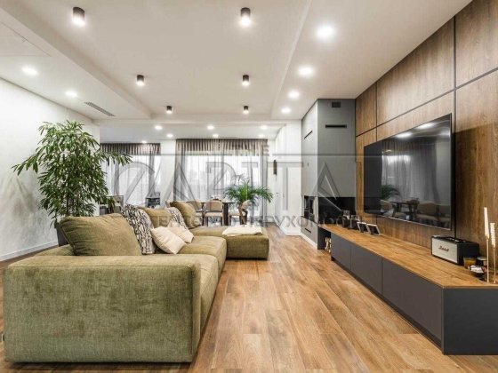 Продаж будинку, Осещина Осещина