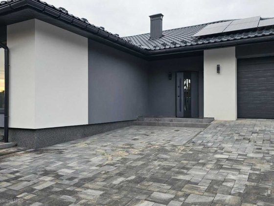 Просторий сучасний будинок з терасою біля лісу та озера.Газ Михайловка-Рубежовка