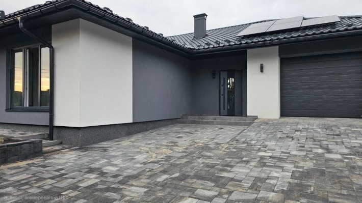 Просторий сучасний будинок з терасою біля лісу та озера.Газ - фото 1